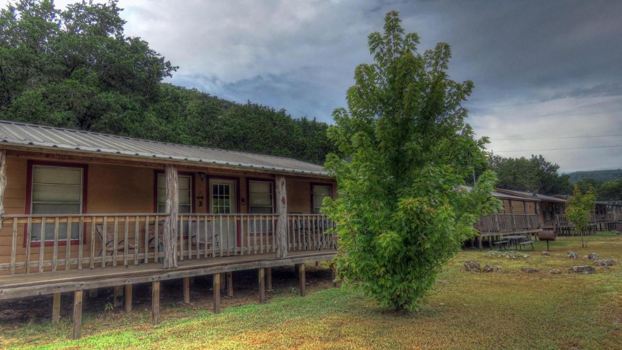 Hotel Riverstone Cabins Leakey Zewnętrze zdjęcie